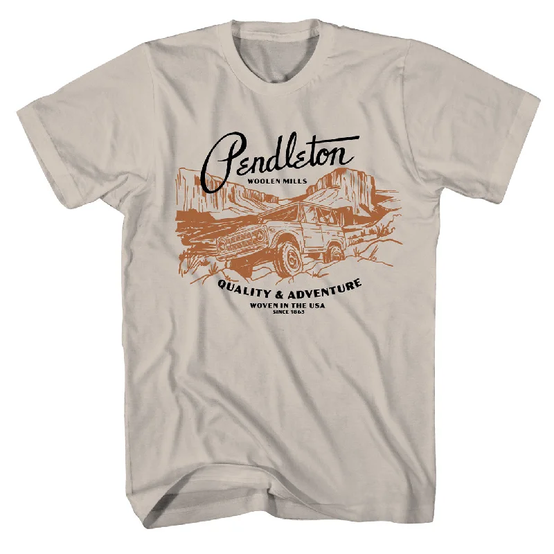 Relaxed Street Look Pendleton Road Trip Graphic Tee Sand / Black