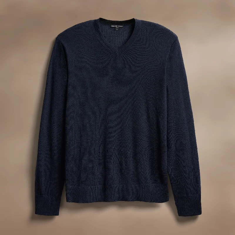 Sporty Modern Ultrafine Cashmere V Neck Sweater - Dark Navy