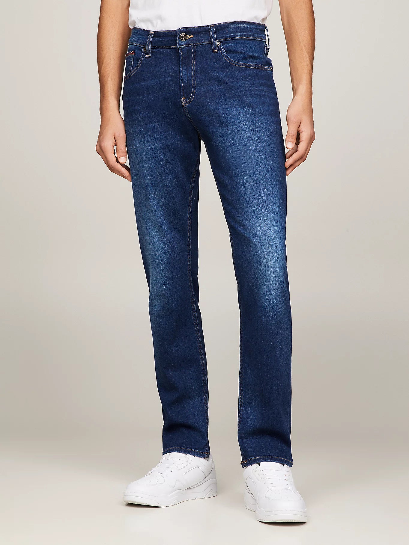 Ryan Straight Fit Jeans in Aspen Dark